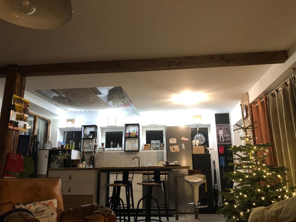 Dining area, kitchen
