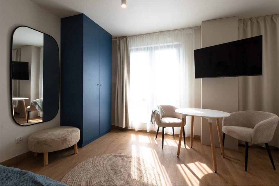 TV and multimedia, Photo of the whole room, wardrobe