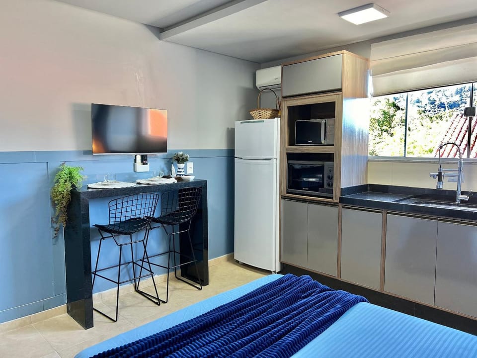 Studio Econômico! Á 250 m. do mar - AF01J Apartment in Florianopolis