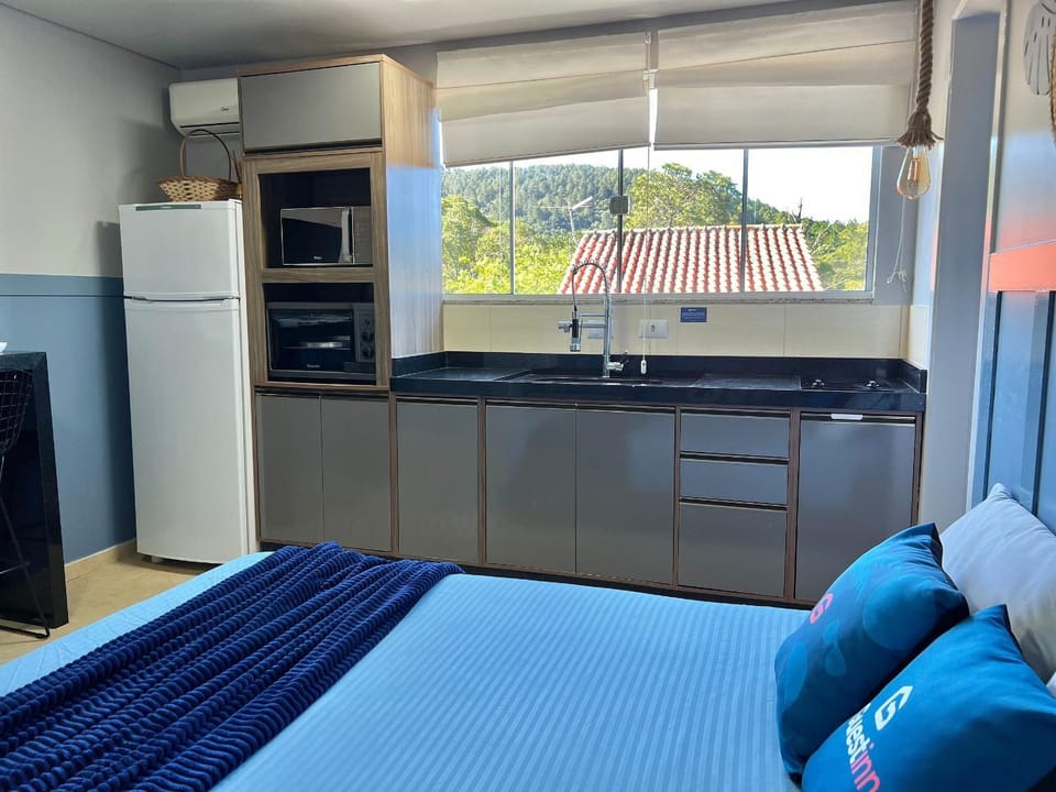Studio Econômico! Á 250 m. do mar - AF01J Apartment in Florianopolis