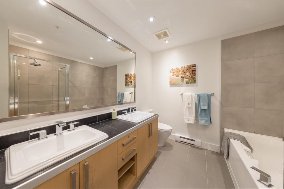 Shower, Toilet, Bathroom, Bath, towels
