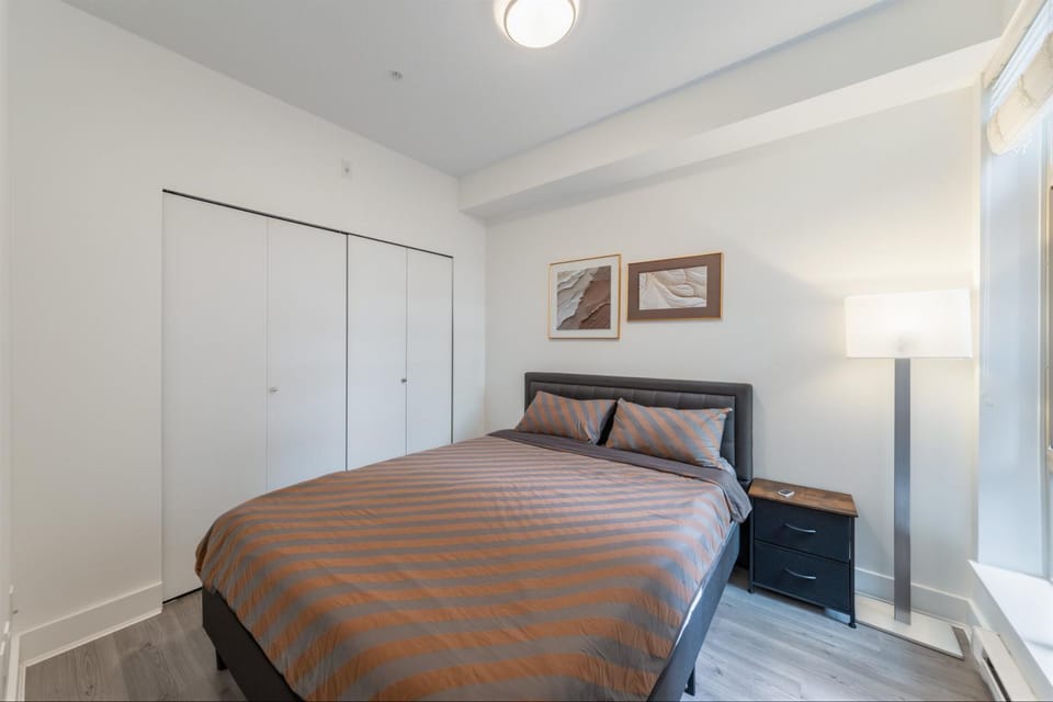 Bed, Photo of the whole room, Bedroom, wardrobe