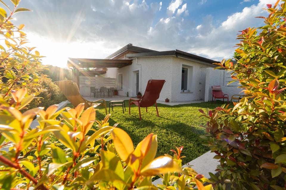 Property building, Spring, Natural landscape, Garden, Garden view
