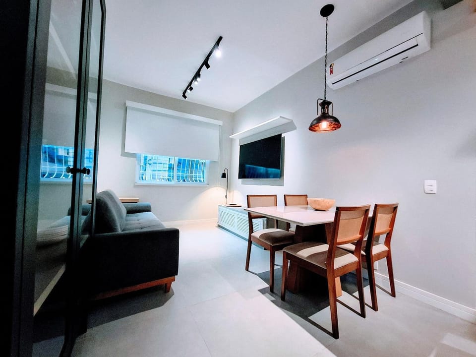 Communal lounge/ TV room, Living room, Dining area