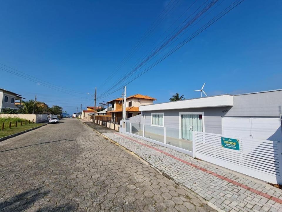 Casa com acesso praia de Zimbros House in Porto Belo
