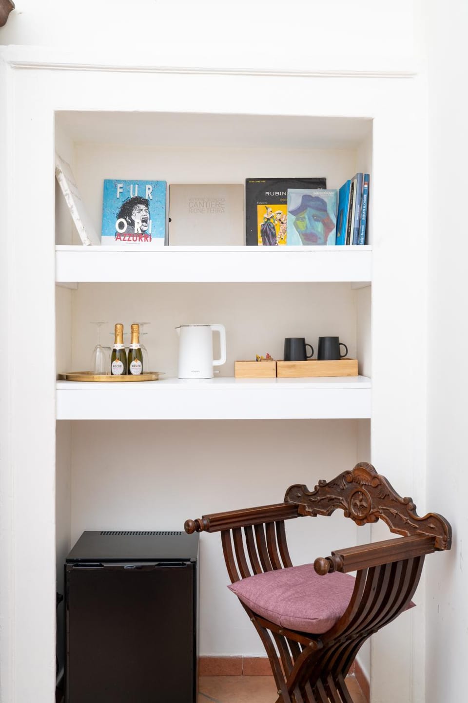Coffee/tea facilities, minibar