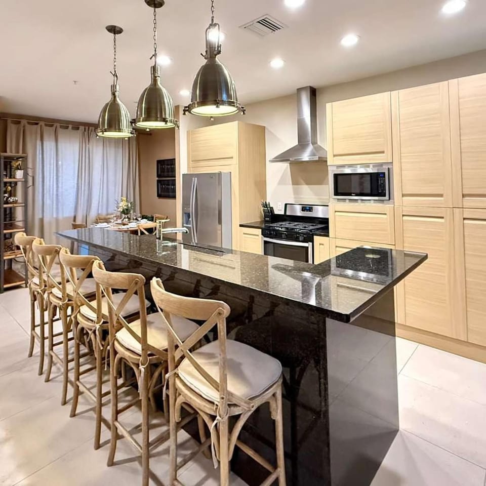 Spacious 4-Suite Villa with Balcony, Magic Village House in Bay Lake