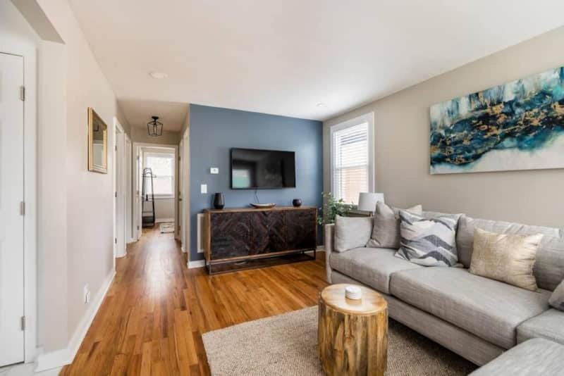 Living room, Seating area, Evening entertainment