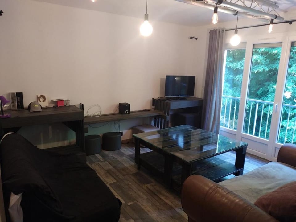 Appartement dans copropriété arborée Apartment in Rennes