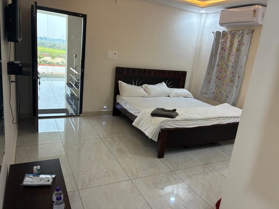 V guesthouse staycation Bed and Breakfast in Andhra Pradesh