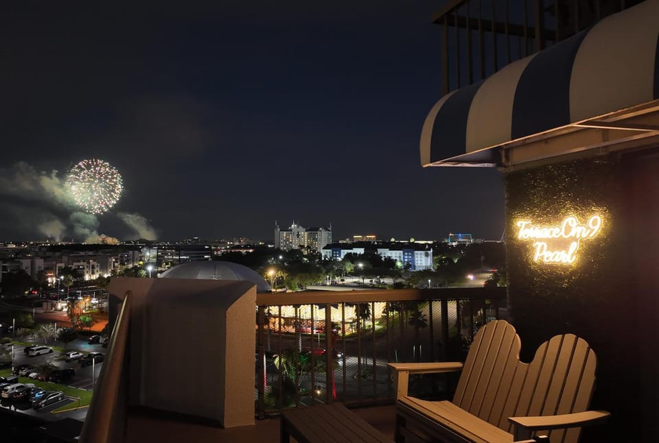 Night, Balcony/Terrace, Seating area, Evening entertainment, City view