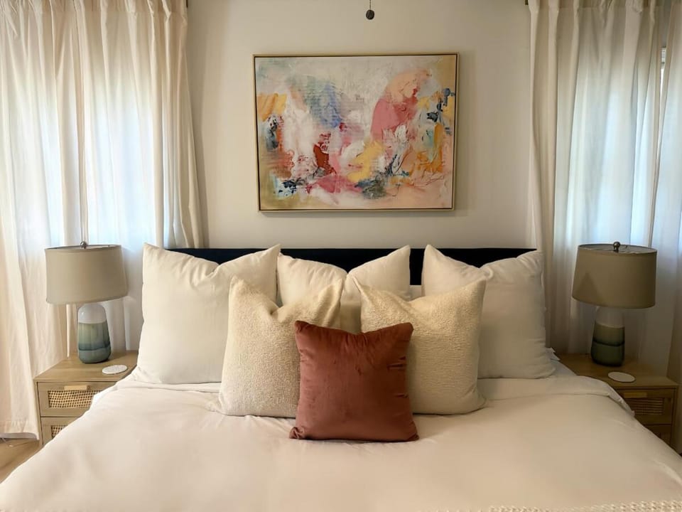 Bed, Decorative detail, Bedroom