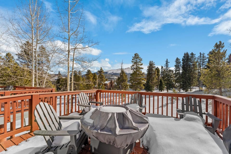 Day, Winter, BBQ facilities, Balcony/Terrace, Seating area, Mountain view
