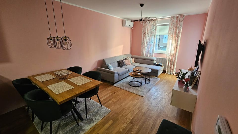 TV and multimedia, Living room, Dining area