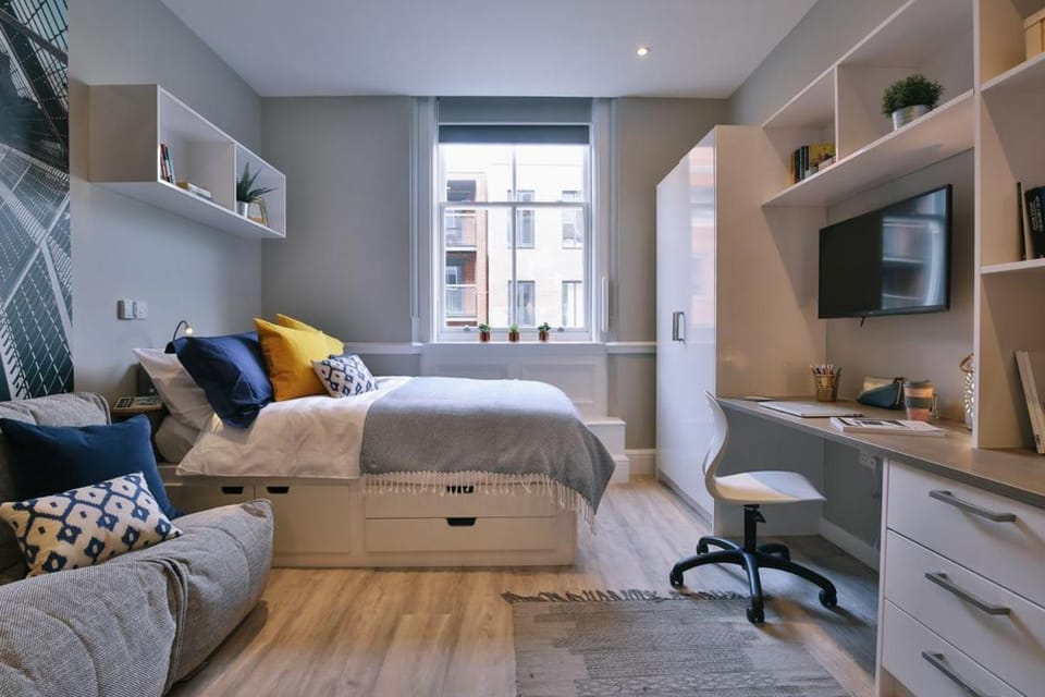 Bed, Photo of the whole room, Bedroom