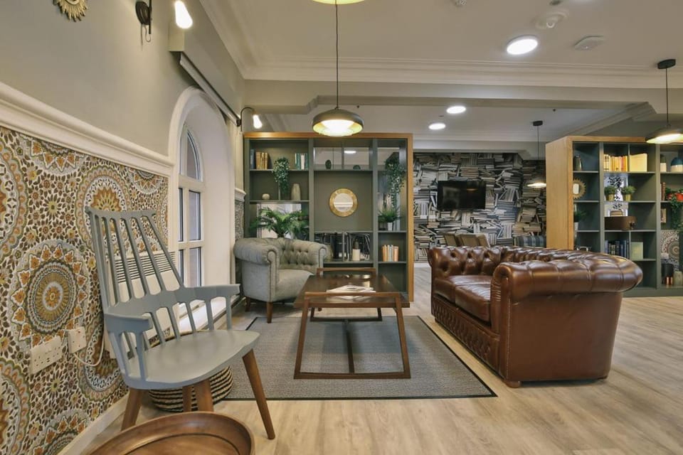 Living room, Seating area