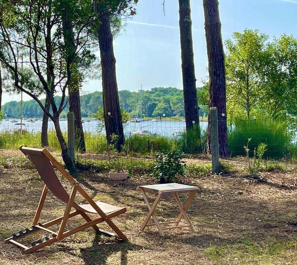 Wonderful house on the lake with idyllic lake views House in Lacanau