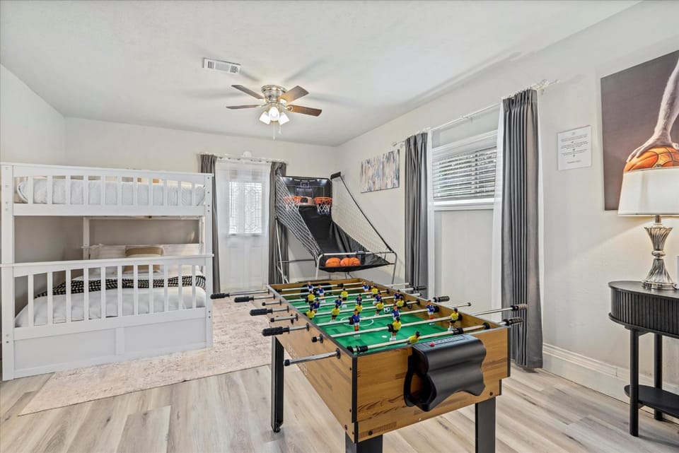 Nr Med Center NRG BBQ Hot Tub Swing Set Games House in Houston