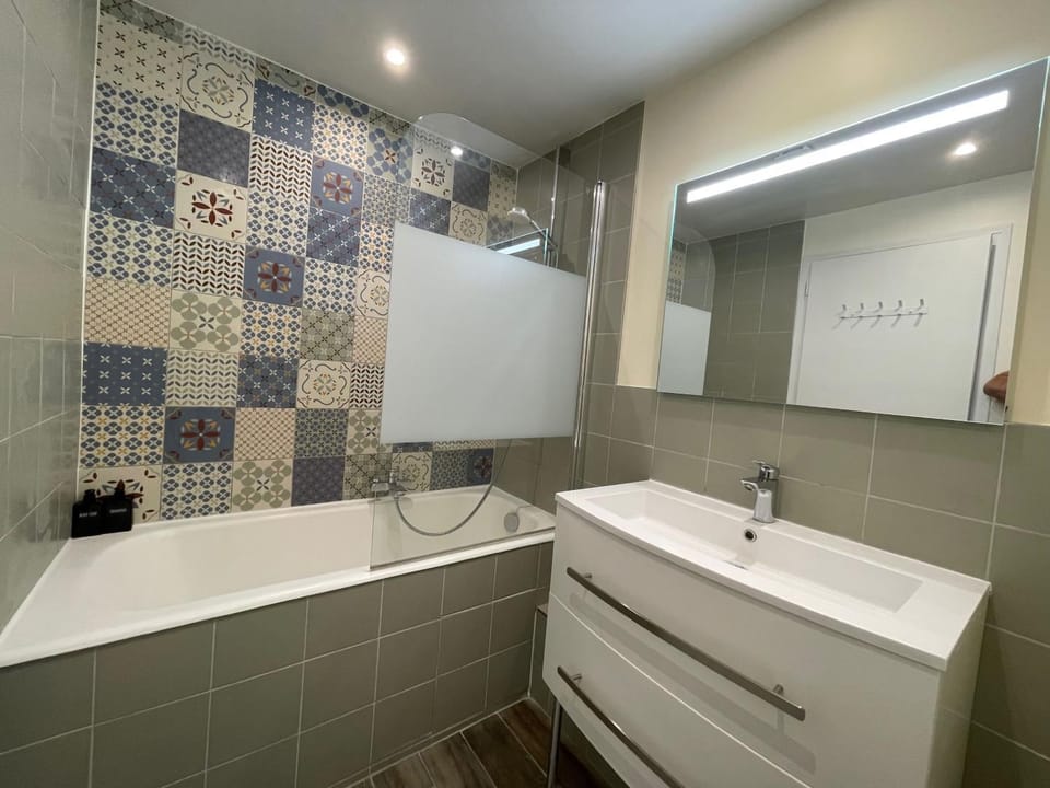 Shower, Bathroom, Bath