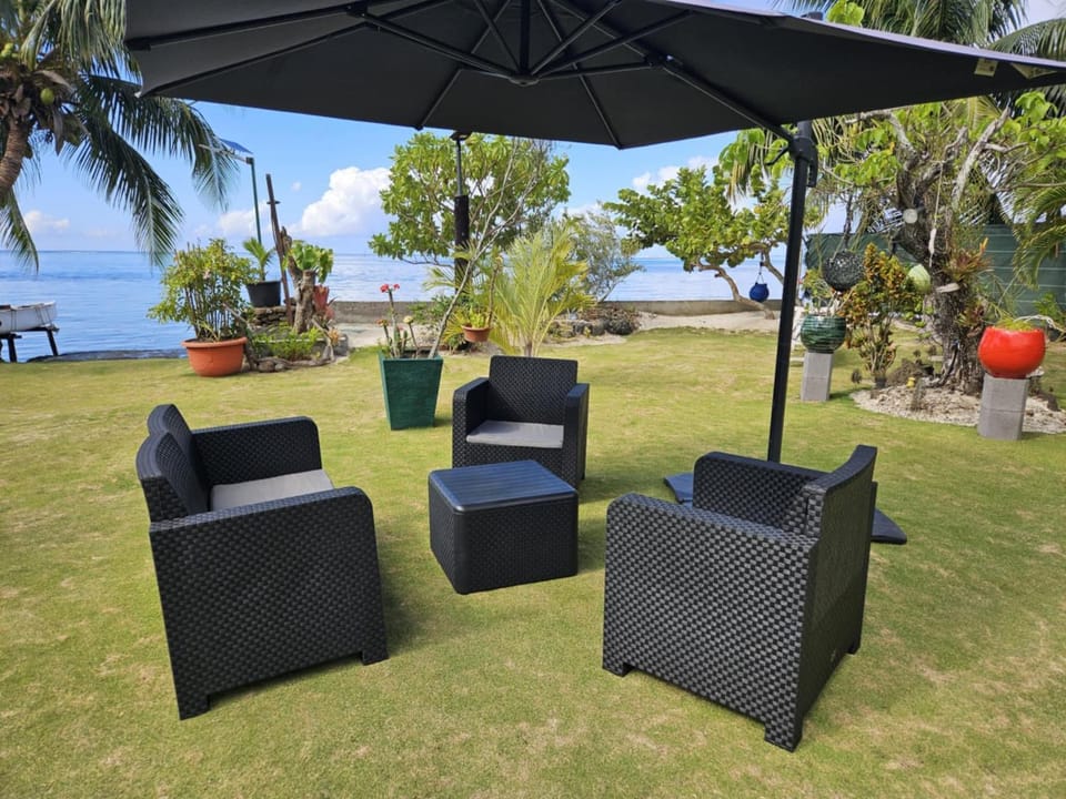Garden, Sea view