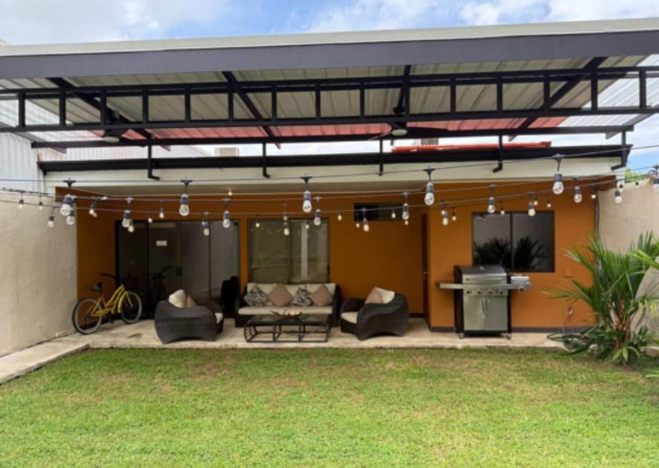 Hermosa Beach House in Cartago Province, Costa Rica