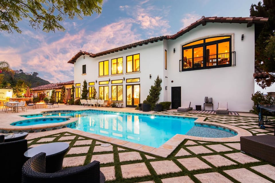 Property building, Swimming pool