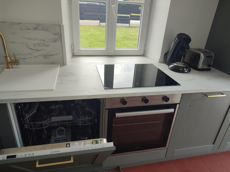 dishwasher, oven, stove