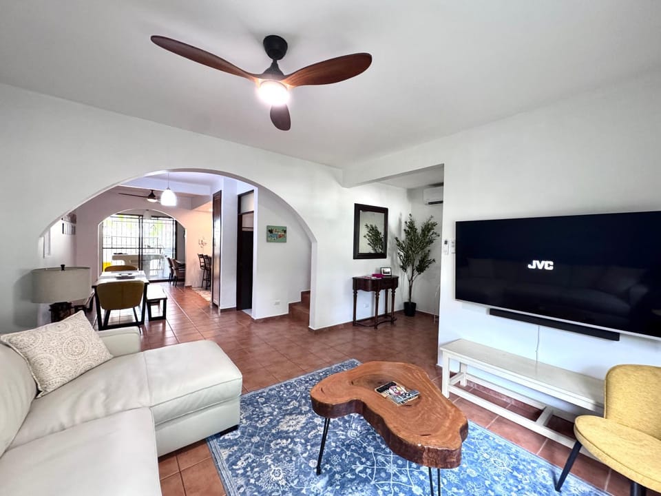 Gorgeous Three Bedroom Townhouse House in Coco
