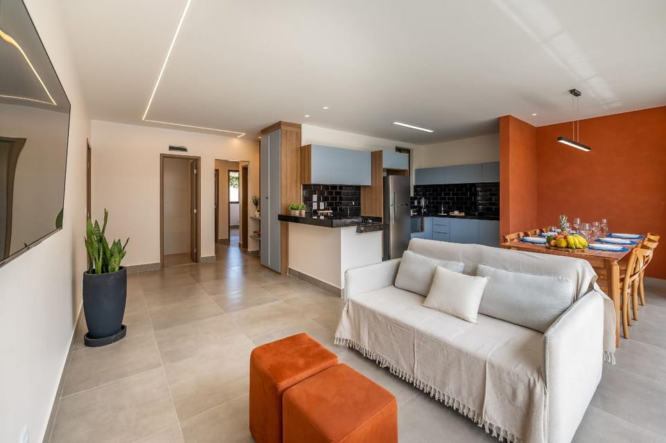 Kitchen or kitchenette, Living room, Seating area, Dining area
