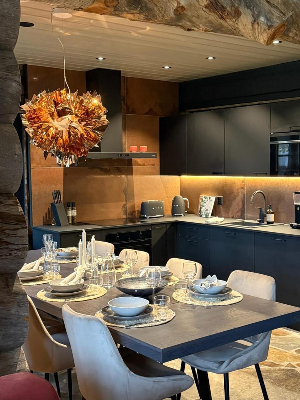 Coffee/tea facilities, Kitchen or kitchenette, Dining area
