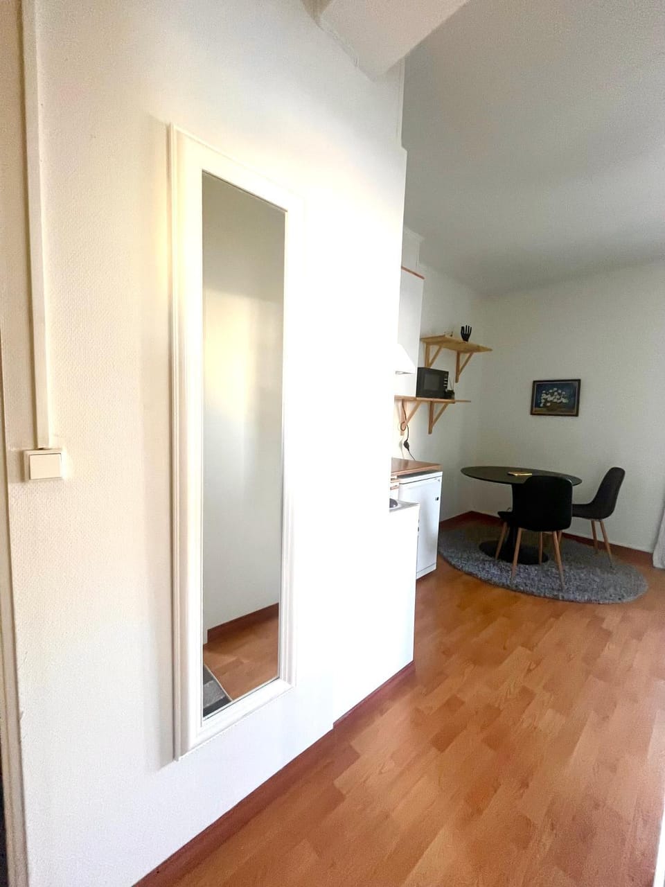 Kitchen or kitchenette, Living room, Seating area, Dining area