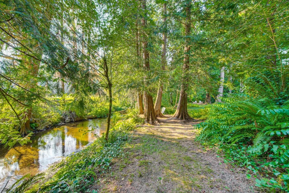 WFH-Friendly Gem with Creek 4 Mi to Sammamish Trail House in Redmond