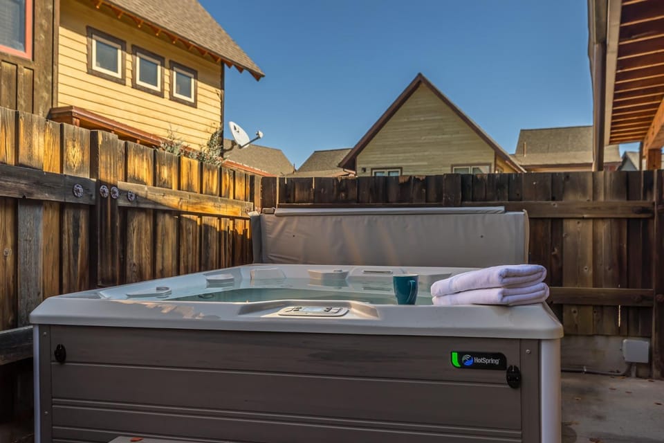 Essentia Townhome 151B House in Big Sky
