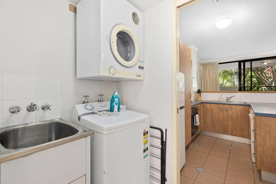 1BR Spring Hill 5 min CBD, 10 min Mall & Train SH13 Apartment in Brisbane City