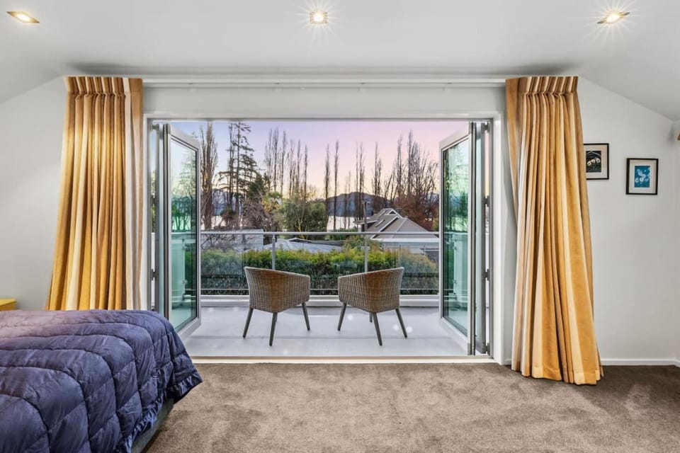 Jessies Lakehouse - your perfect Wanaka base House in Wanaka