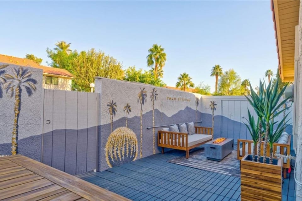 Modern and Chic Oasis Getaway House in Cathedral City