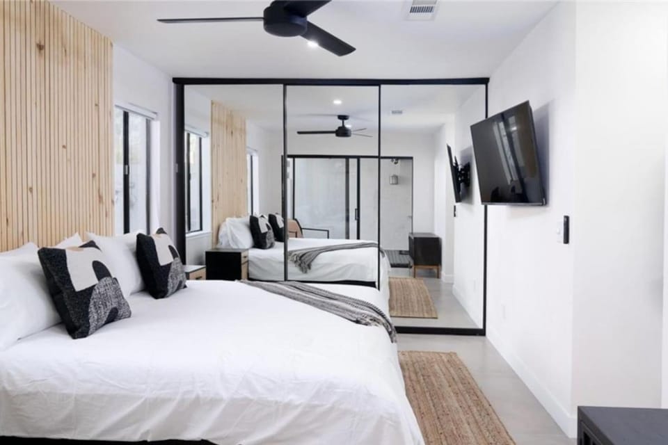 Modern and Chic Oasis Getaway House in Cathedral City