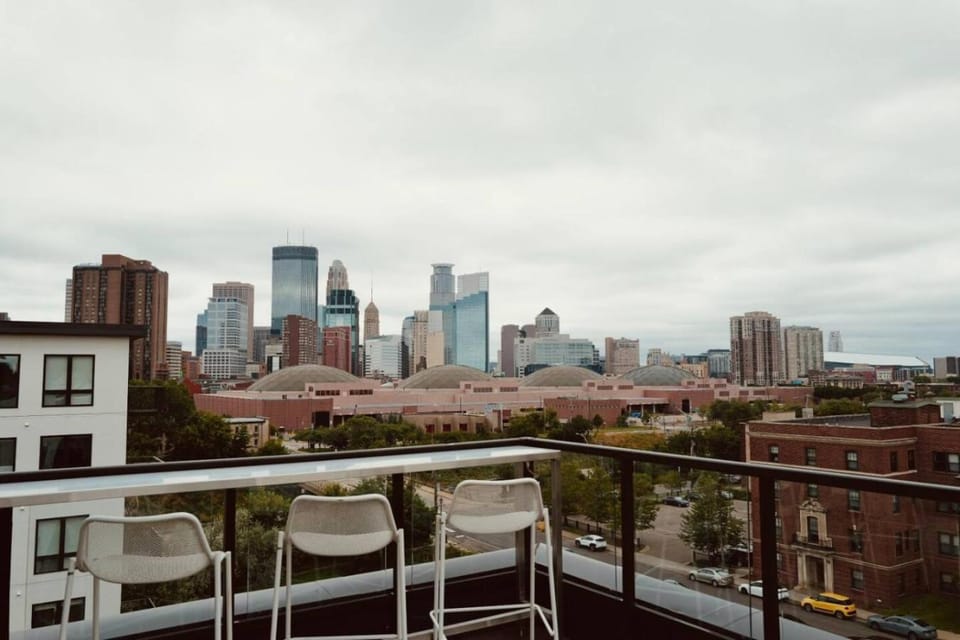 View (from property/room), Balcony/Terrace, City view