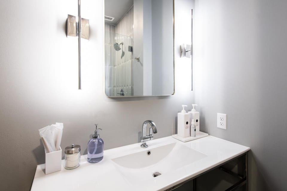 Hollyhock Suite 503 Apartment in Jefferson County