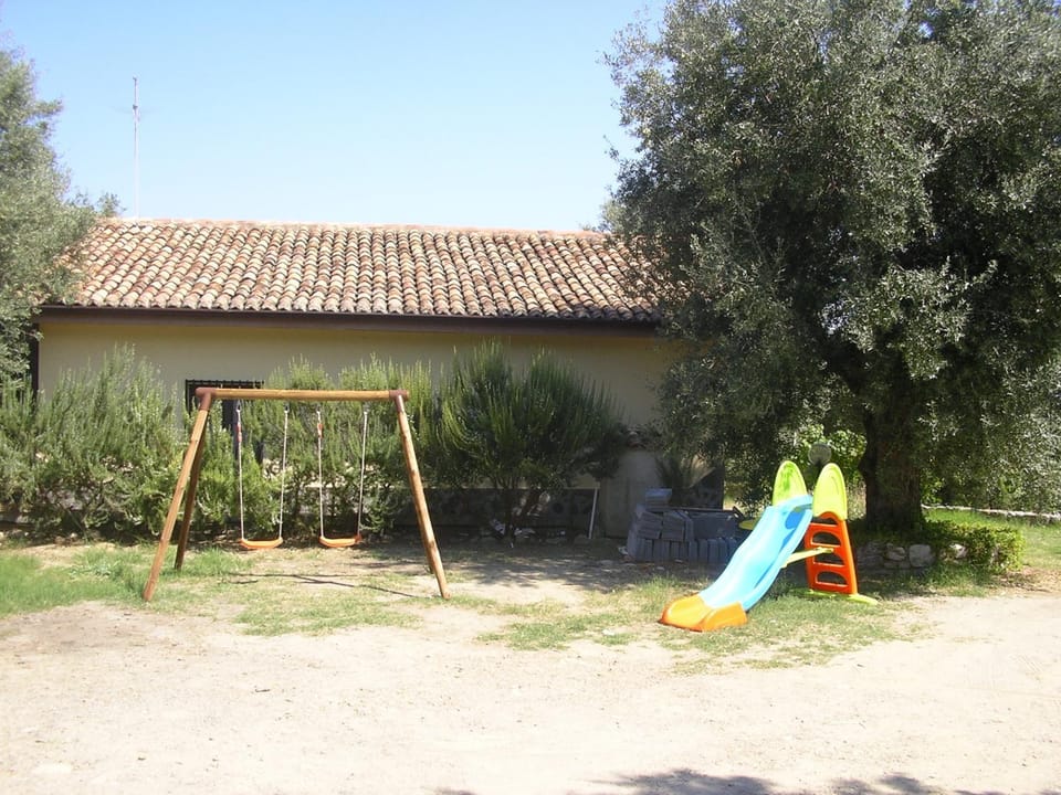 Children play ground, Area and facilities