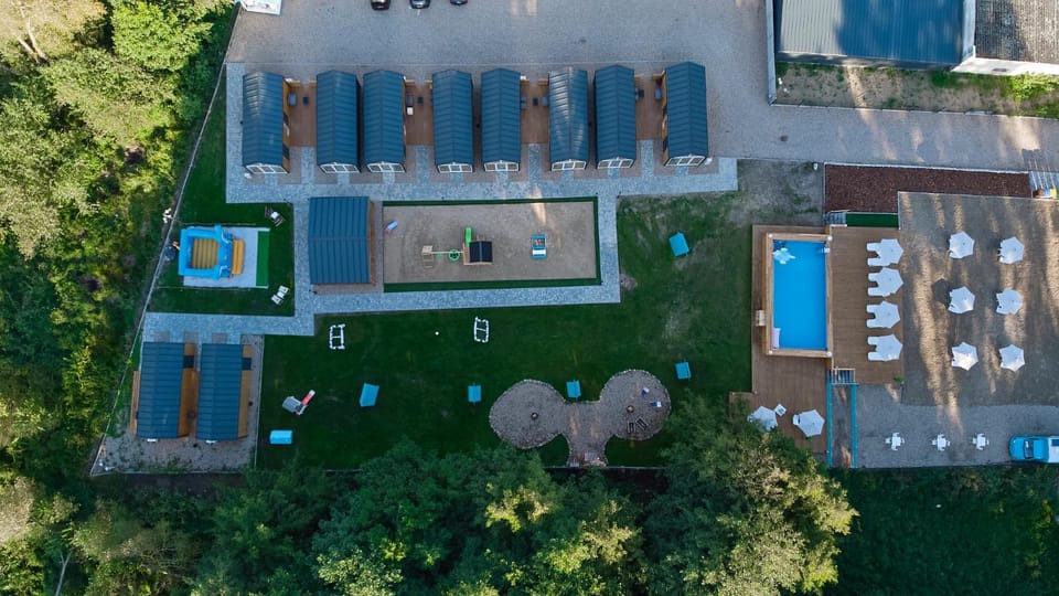 Bird's eye view, Pool view, Swimming pool, Parking, sunbed