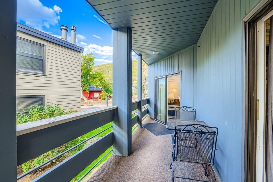 Peaceful Lift Line Condo 207 House in Park City