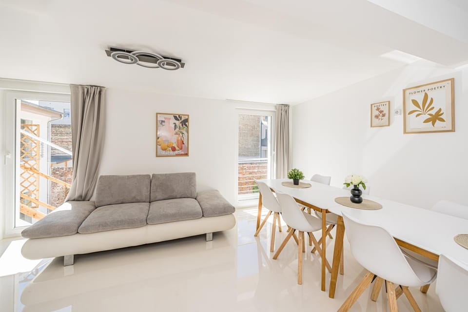 P2 Premium-Suite, 4 Zimmer, 105qm, Parkplatz Apartment in Halle Saale