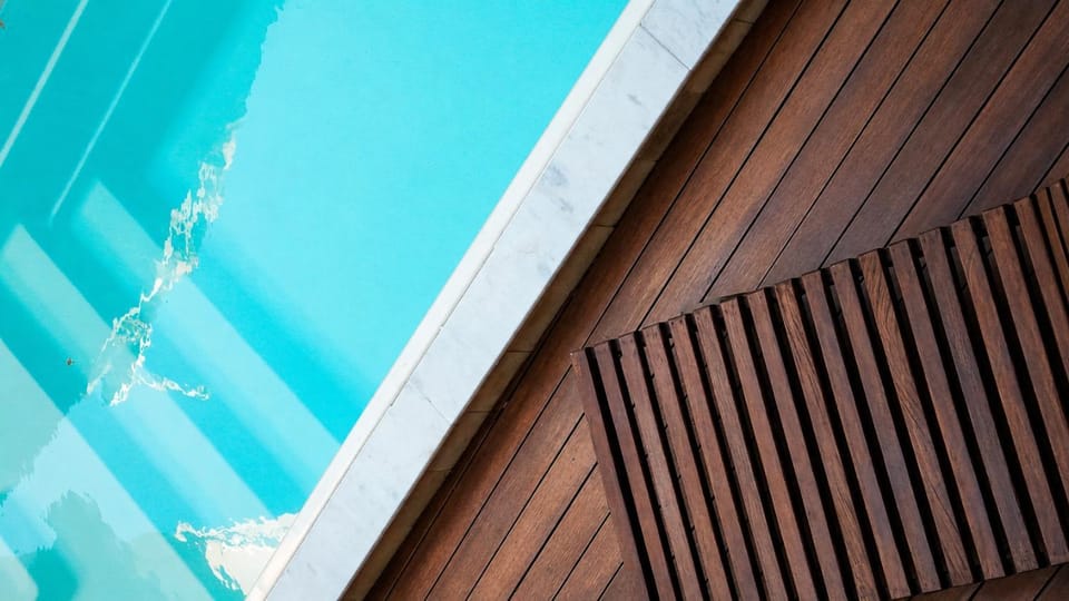 Pool view, Swimming pool, sunbed