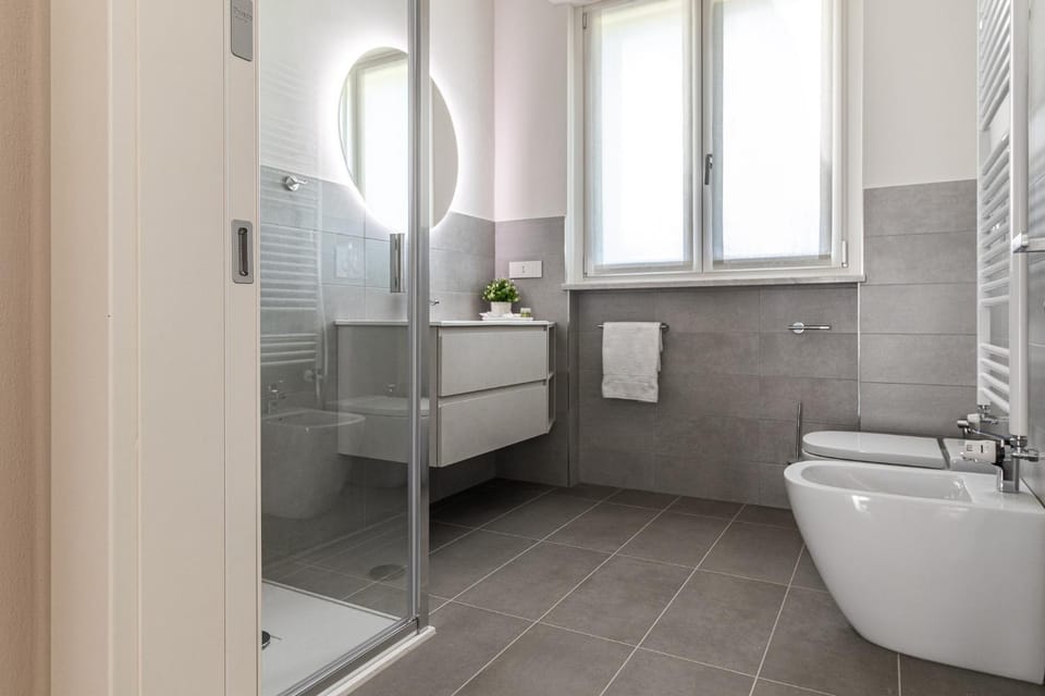 Bathroom, Breakfast, minibar