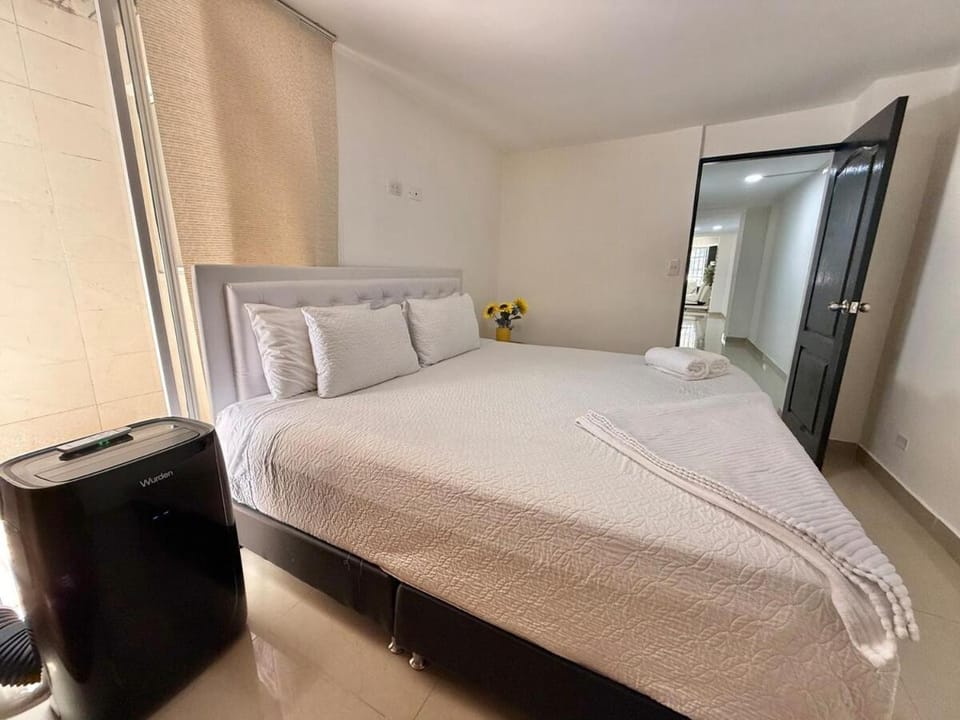 Bed, Bedroom, air conditioner