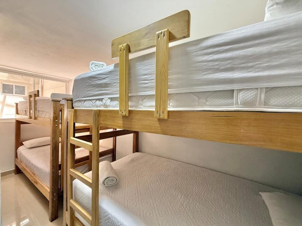 Bedroom, bunk bed