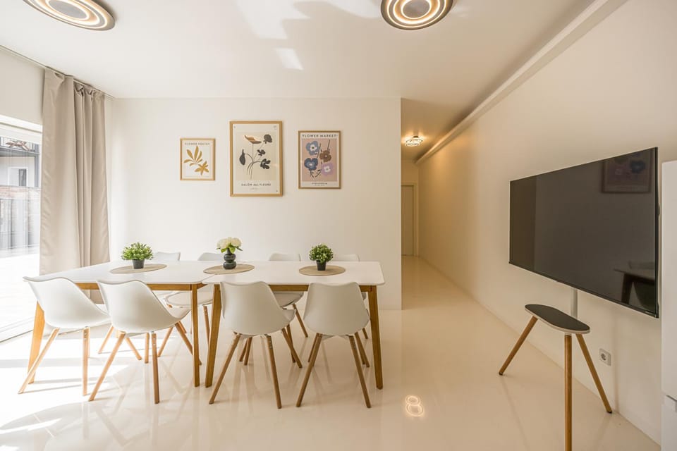 P1 Premium-Suite, 4 Zimmer, 105 qm, Parkplatz Apartment in Halle Saale