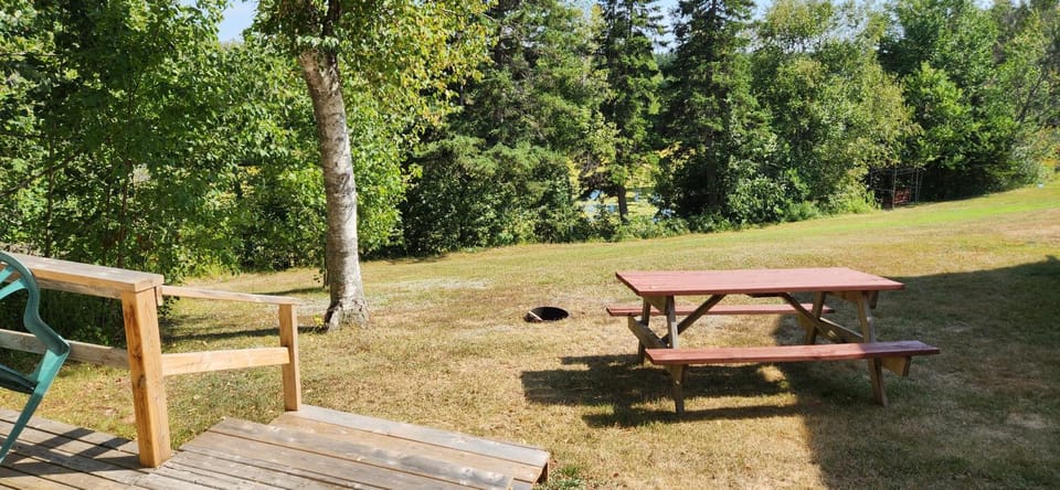 Millstream Cottages Chalet in Prince Edward County