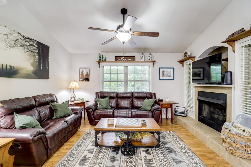 Blue Ridge Mtns Escape: Great for Groups! House in North Carolina